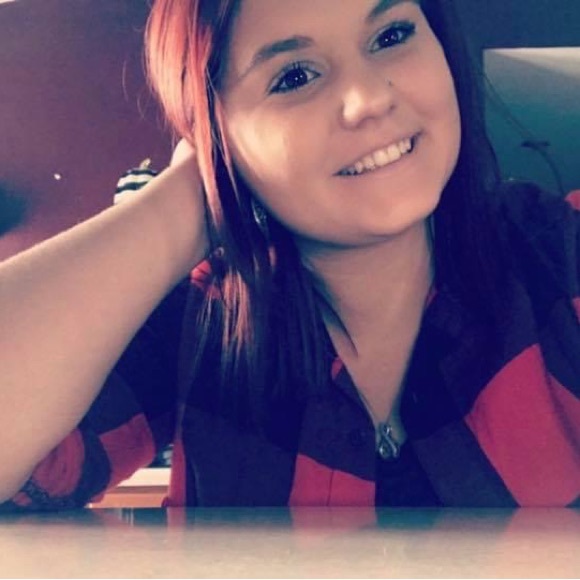 Meet your Posher, Ashton - Picture 1 of 2